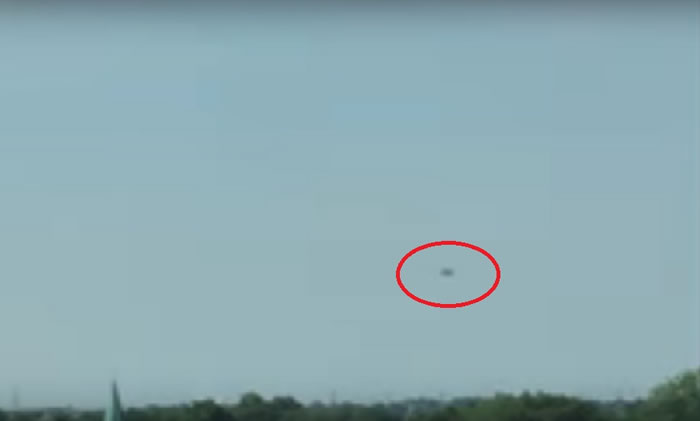 外星人造访美国？纽约上空惊现UFO悬浮数小时