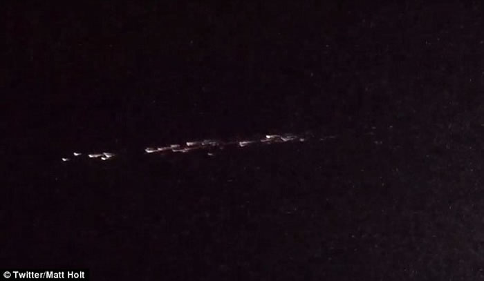 美国各地夜空同时出现UFO舰队？证实为中国长征七号火箭残骸