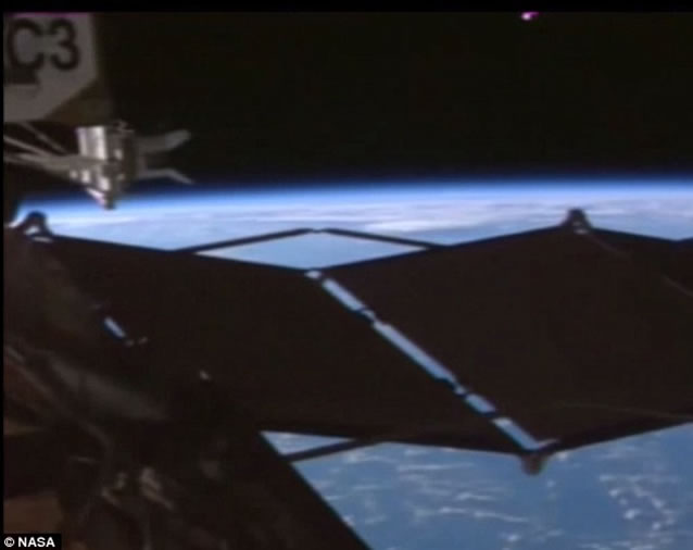 又一架UFO出现在国际空间站(ISS)附近