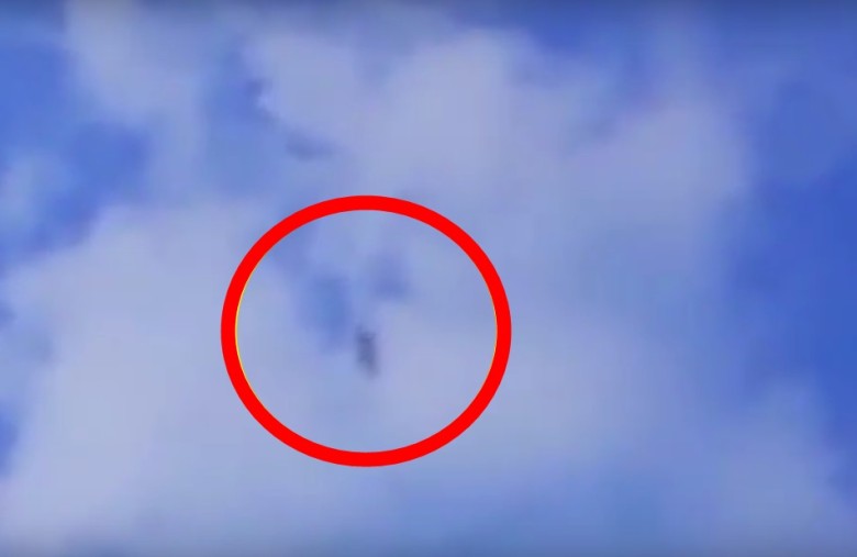 网民则认为此只是移动图像的错觉效果，属假像多于真正的UFO。