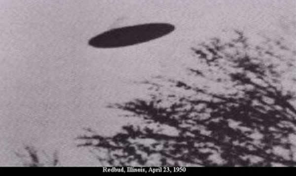 英国政府曾散播不明飞行物（UFO）存在的假象来掩饰秘密军事行动