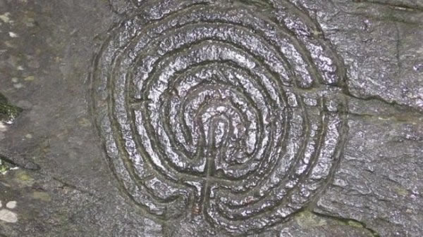 地球古老岩石艺术是外星人留下的记号？