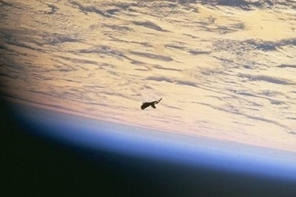 美国NASA突然删除一些太空中疑似不明飞行物的照片
