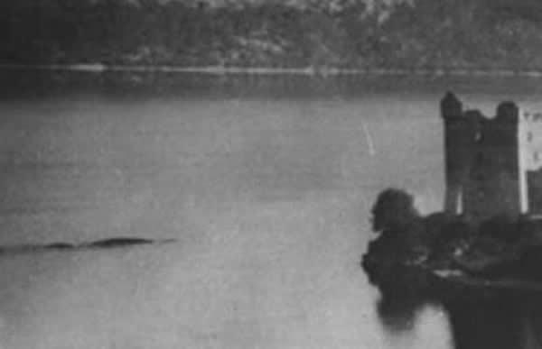 1955年7月29日拍摄的尼斯湖水怪照片