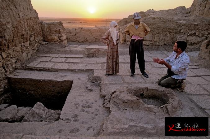 这片以石版铺成的地面和蜂巢式烤炉拥有超过4000年历史，它们曾经是乌尔克什一家繁忙烘焙坊的一部分。这座城市坐落在美索不达米亚平原北部边缘，让考古学家有个很特别的
