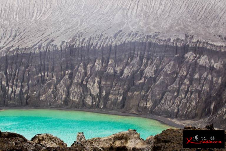 新岛屿因火山活动而形成