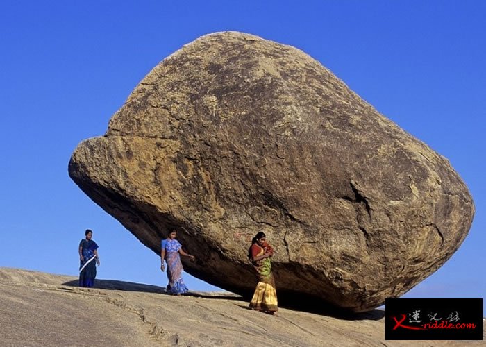 印度马马拉普拉姆250吨巨石反地心吸力屹立斜坡1300年