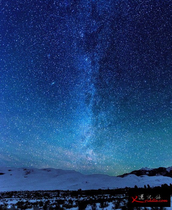 摄影师拍摄美国郊外的璀璨夜空