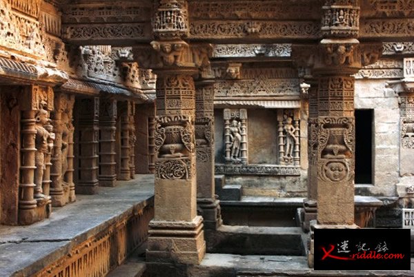 印度，Rani-ki-Vav（女王的阶台水井）
