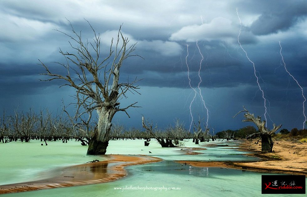 新南威尔士远西地区梅宁迪湖区（Menindee Lakes)风光