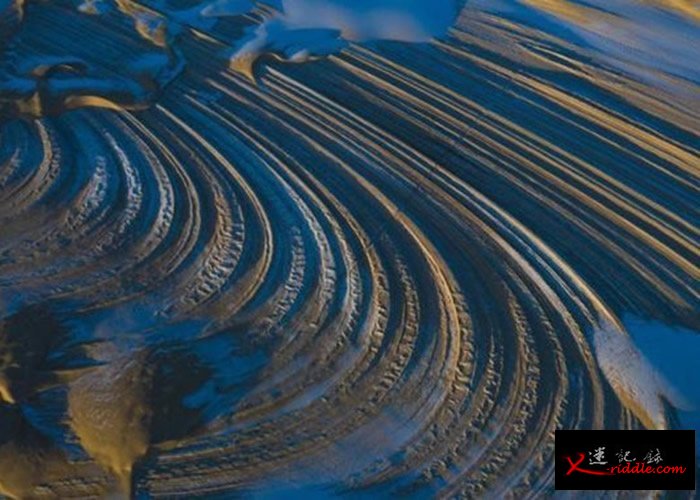青海海西州茫崖市境内柴达木盆地现“土星环”
