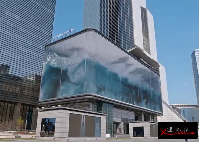 韩国首尔一幢大楼的LED广告墙投影出逼真巨浪