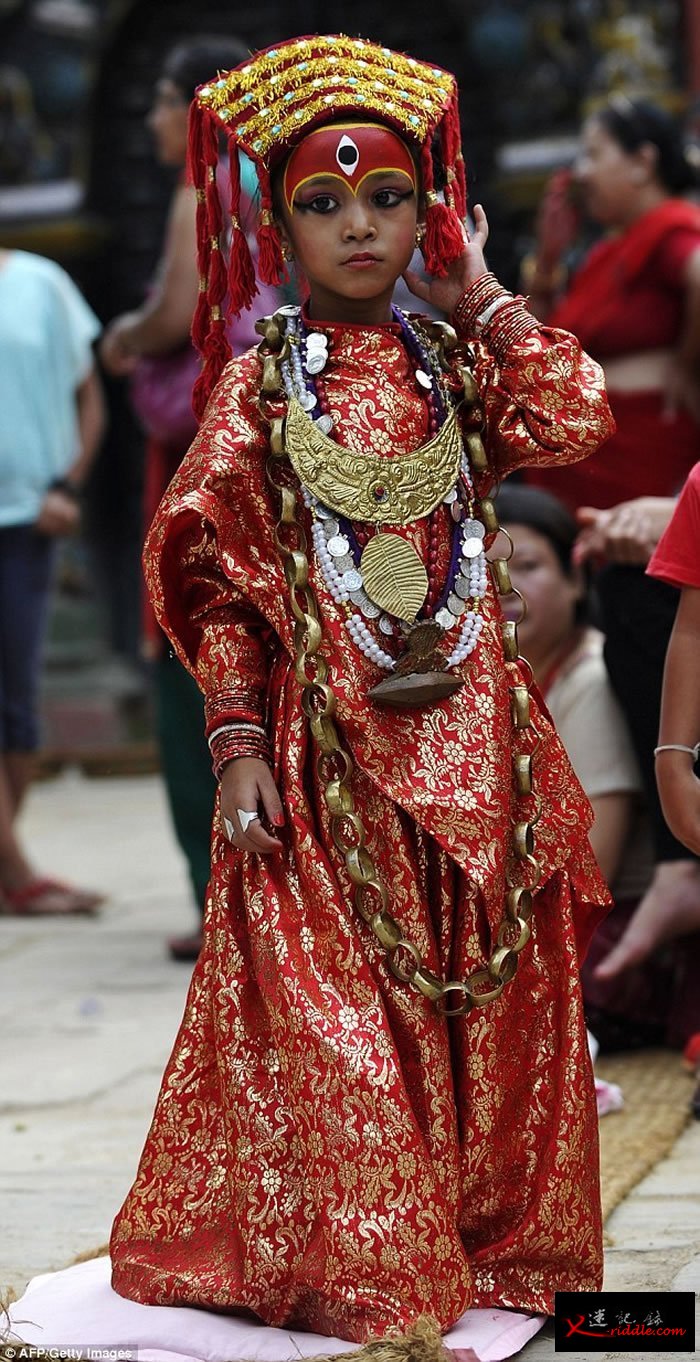 尼泊尔“活女神”库玛丽Kumari：几岁被选中 禁锢10年后从天堂跌落地狱