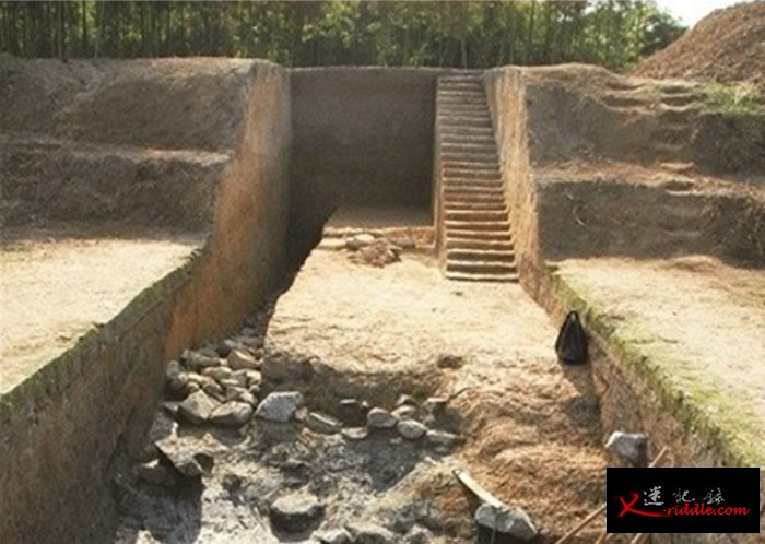 阿罗兹认为良渚遗址能证明，5000年前的良渚社会已进入“国家文明阶段”。