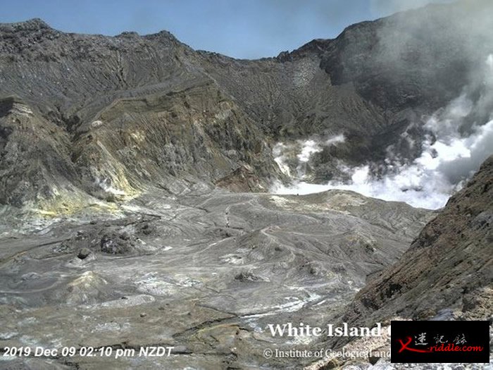 新西兰怀特岛火山爆发 5人确认罹难20多人失联