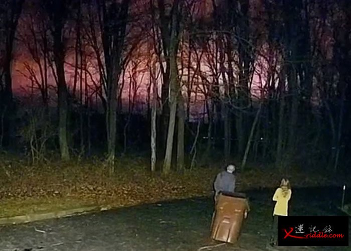 美国俄亥俄州夜空闪现缤纷彩光 奇异现象难以解释