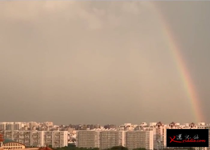 北京部分地区大雨过后出现同心双彩虹景观
