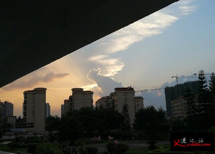 全国高考：广东天空现“点赞云” 网民祝学子金榜题名