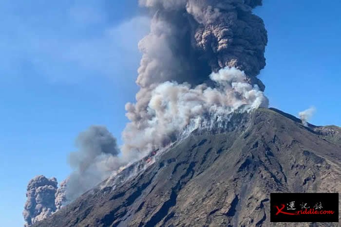 意大利斯特龙伯利岛火山喷发 “天降火雨”造成一名登山客死亡