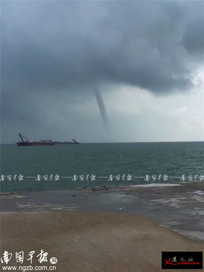 2017年北海海面也曾出现“龙吸水” 参天水柱被卷起连通海天