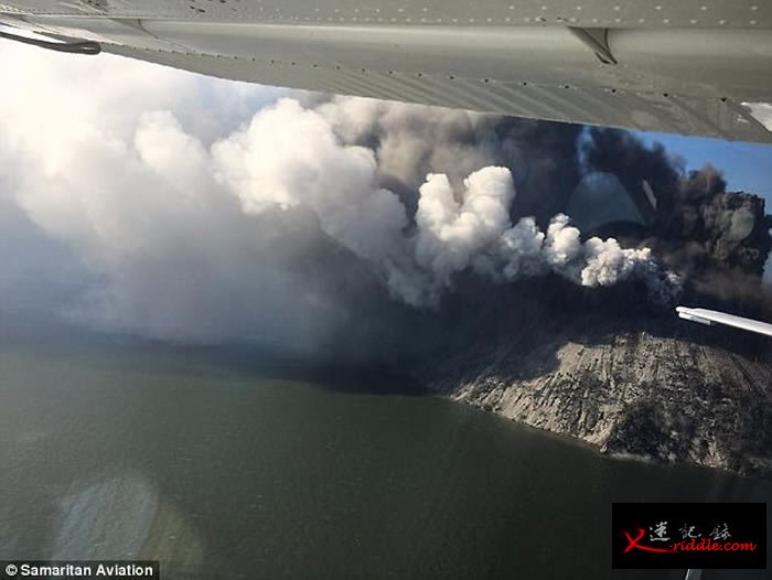 巴布亚新几内亚北面卡多瓦尔岛沉睡472年休眠火山突然爆发