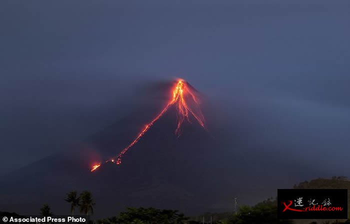 菲律宾吕宋岛东南端马荣火山开始喷出岩浆 近期很可能发生灾难性爆发