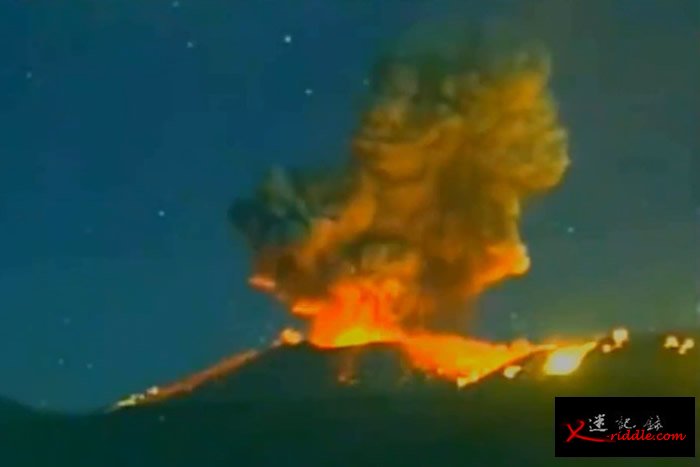 日本九州雾岛山新燃岳火山10日凌晨再度喷发
