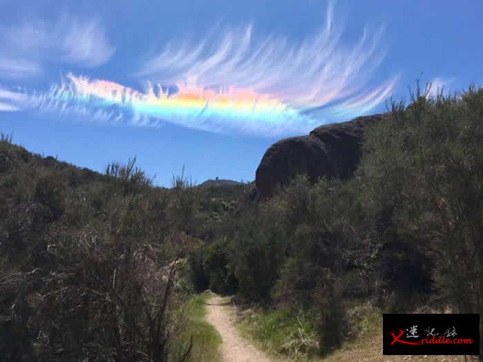 美国加州萨利纳斯山谷东部顶尖国家公园超罕见“火彩虹”(Fire Rainbow)“日承”现象