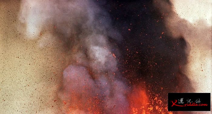 俄罗斯千岛群岛埃别科火山喷出高达3000米灰柱