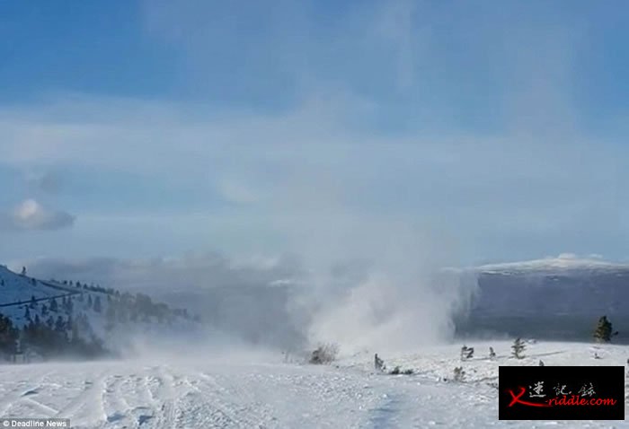 英国苏格兰凯恩戈姆国家公园出现罕见雪龙卷