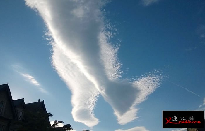 北约克郡天空也拍摄到“走路的腿”