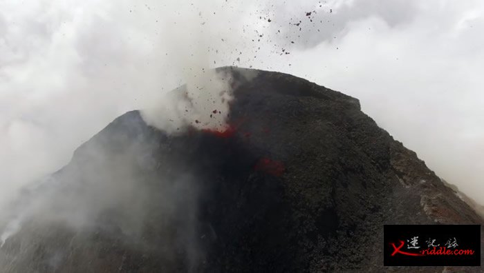 烈焰火山爆发频繁。