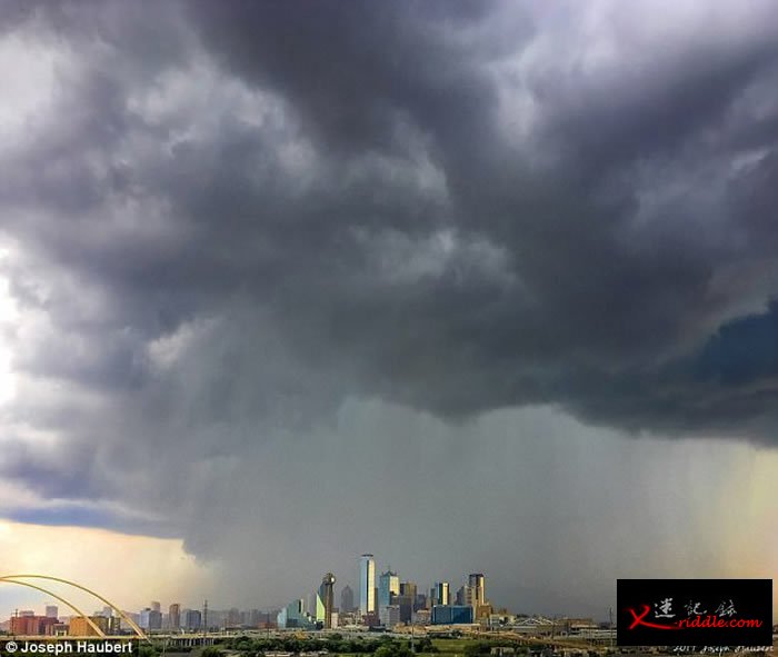 美国德州东北部达拉斯出现可怕的“微下击暴流”（Microburst）现象