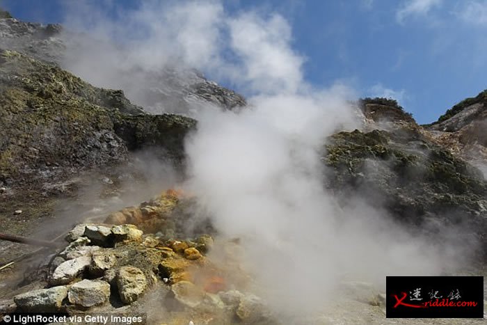 意大利沉睡500年的“坎皮佛莱格瑞（Campi Flegrei）”休眠超级火山可能迎来大规模爆发