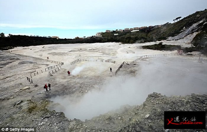 意大利沉睡500年的“坎皮佛莱格瑞（Campi Flegrei）”休眠超级火山可能迎来大规模爆发
