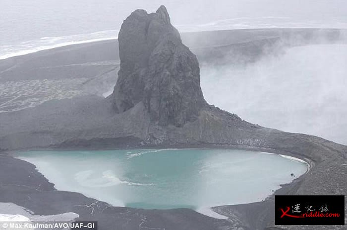 美国阿拉斯加州博戈斯洛夫火山大喷发