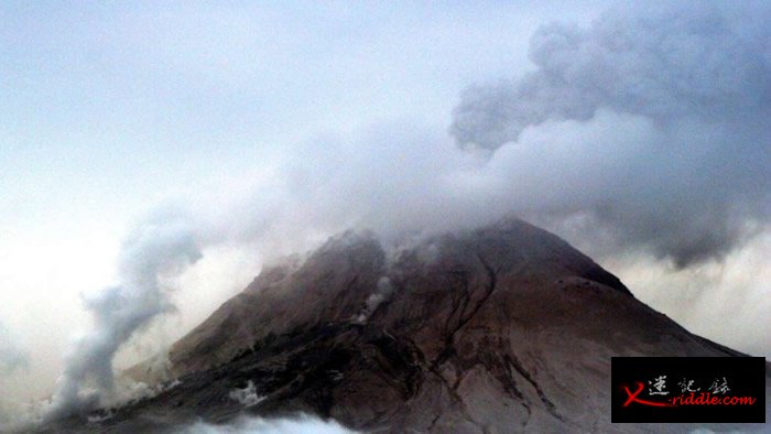 波戈斯洛夫火山较早前喷发情况。（资料图片）
