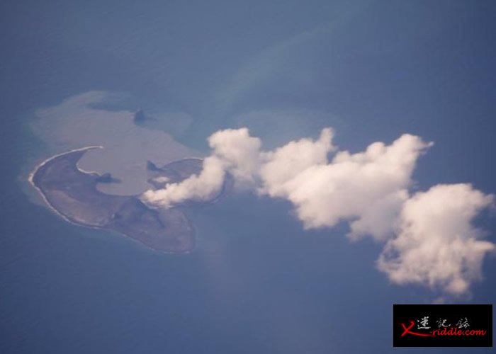 博戈斯洛夫火山早前喷发情形。