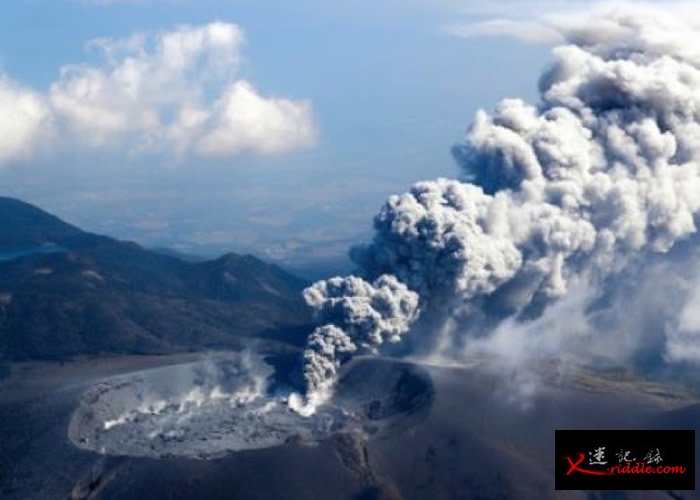 新燃岳火山再度喷发。