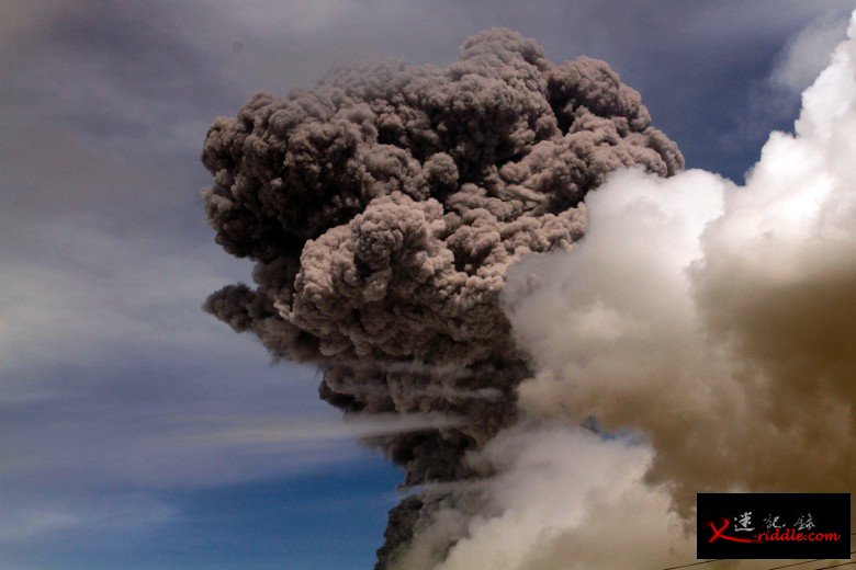 科托帕希火山喷出的火山灰高达5公里