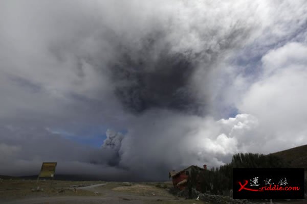 科托帕希(Cotopaxi)火山的火山灰喷上5公里的高空