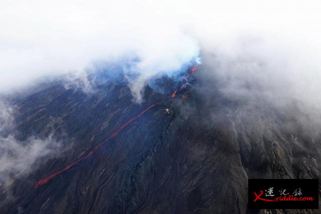 2月5日法国留尼汪岛富尔奈斯火山喷发