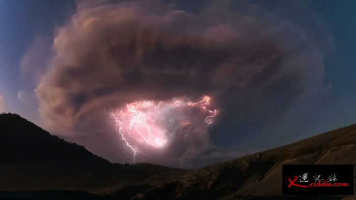 阿根廷火山爆发时意外录到“火山闪电”天文奇观
