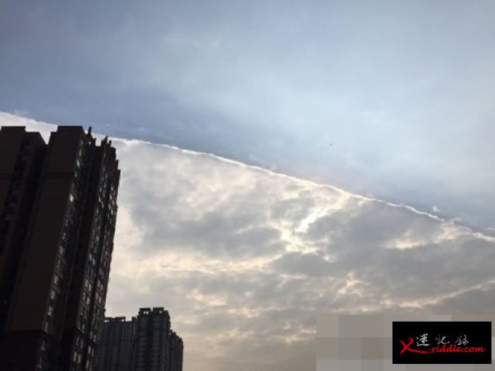 网民纷纷发布此奇景到网上。