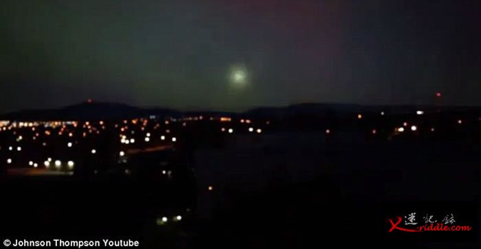 澳洲堪培拉夜空出现“球状闪电”