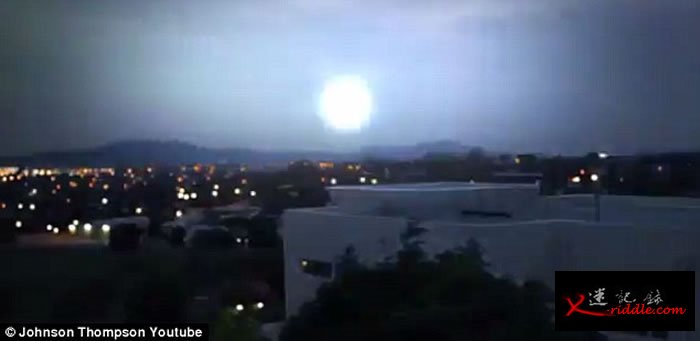 澳洲堪培拉夜空出现“球状闪电”