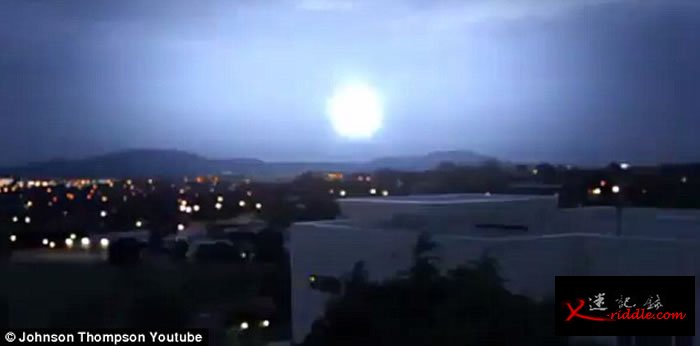 澳洲堪培拉夜空出现“球状闪电”