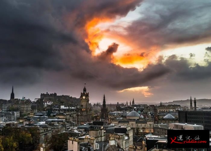 英国爱丁堡天空出现奇特景象：云团就像一条呼啸巨龙