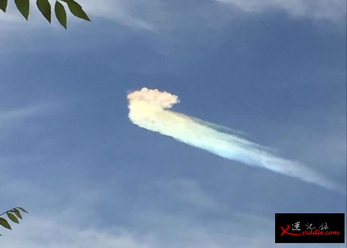 五莲县净空近日出现一幕“七彩祥云”的美景。