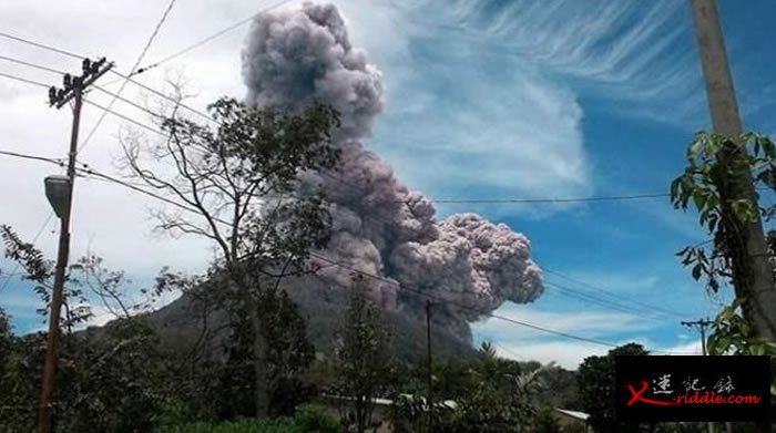 印尼北苏门答腊省的锡纳朋火山（Sinabung）爆发 3村民死亡